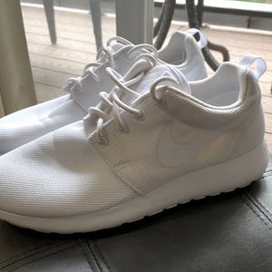 Nike White Athletic Shoes Women